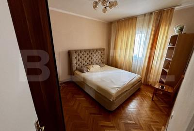 Apartament cu 4 camere decomandat în Central