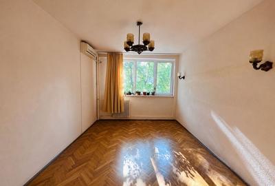 Apartament cu 4 camere semidecomandat în Drumul Taberei