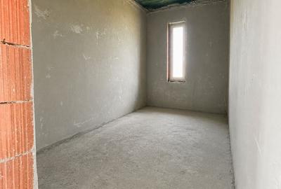 Casă cu 4 camere cu Teren 501 Mp în Sânmartin