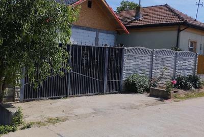 Casă cu Teren 560 Mp în Ghindeni - 3