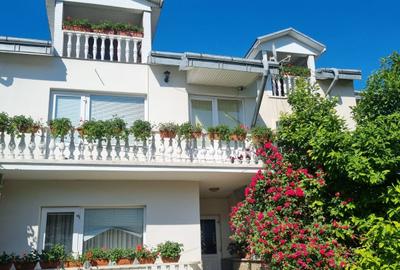 Casă individuală cu 10 camere cu Teren 2500 Mp în Central - 1