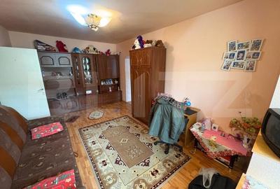 Apartament cu 2 camere semidecomandat, mobilat în Micro 4