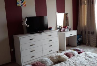 Apartament cu 3 camere decomandat în Runcu - 4