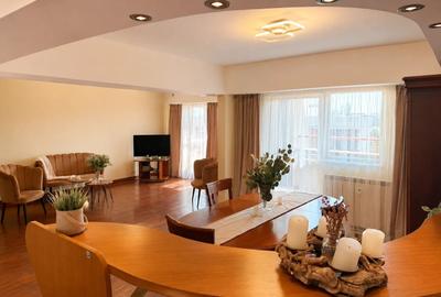 Apartament cu 4 camere decomandat în Unirii