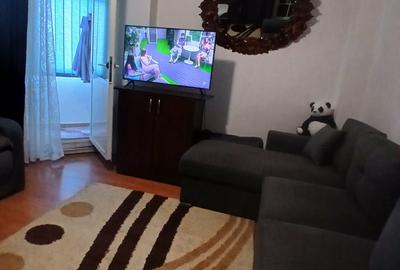Apartament cu 2 camere decomandat în Micro 12