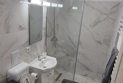 Apartament cu 3 camere semidecomandat în Lazaret - 4