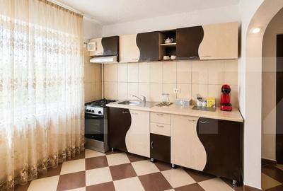 Apartament cu 2 camere semidecomandat, mobilat în Crișan