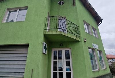 Casă cu 7 camere cu Teren 255 Mp în Central - 1