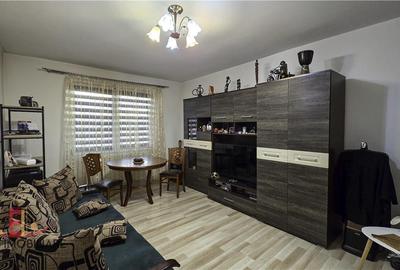 Apartament cu 3 camere decomandat, mobilat în Tudor