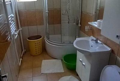Apartament cu 2 camere decomandat în Calea București