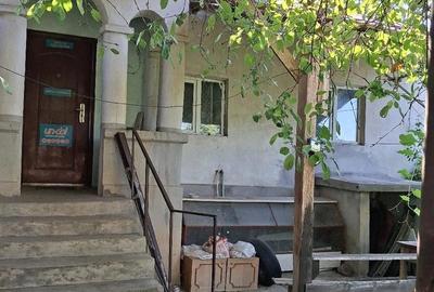Casă individuală cu 5 camere cu Teren 3500 Mp în Ciutura