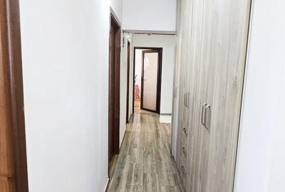 Apartament cu 4 camere decomandat în Republicii