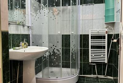 Apartament cu 3 camere decomandat în Berca