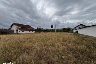 Teren de 1261 mp, în Central