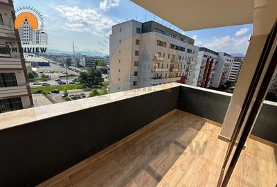 Apartament cu 4 camere decomandat în Tractorul