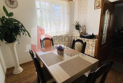 Casă cu 4 camere cu Canalizare în Central - 12