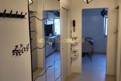 Apartament cu 2 camere, mobilat în Tei