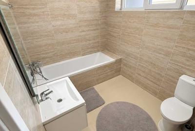 Apartament cu 3 camere decomandat în Exterior Vest