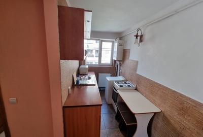 Apartament cu 2 camere semidecomandat, mobilat în Piața Unirii