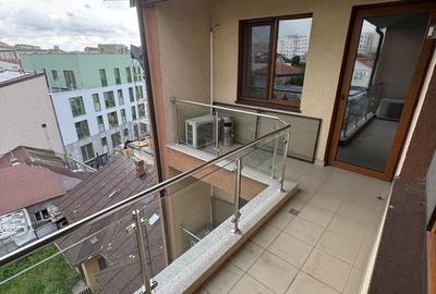 Apartament cu 2 camere nedecomandat în Bucur Obor