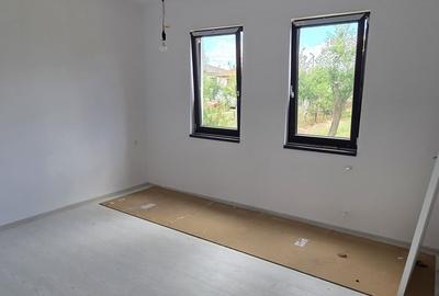 Casă cu 3 camere cu Teren 800 Mp în Viile Satu Mare