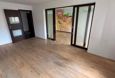 Apartament cu 4 camere semidecomandat în Crângași