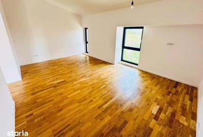 Casă cu 5 camere cu Teren 250 Mp în Central