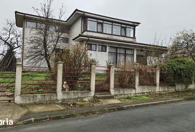 Casă cu Teren 1856 Mp în Central - 19