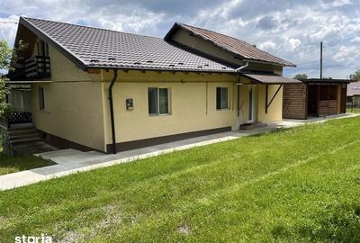 Casă cu 4 camere cu Teren 100 Mp în Central