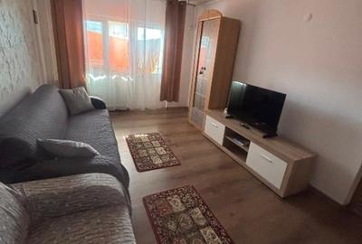 Apartament cu 2 camere decomandat în Trocadero