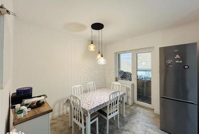 Apartament cu 4 camere în Sub Arini