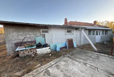Casă cu 4 camere cu Teren 940 Mp în Răzvad - 2