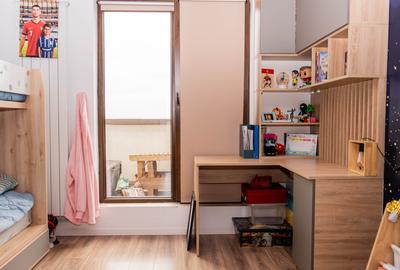 Apartament cu 3 camere decomandat în Km 5 - 37