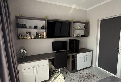 Casă cu 4 camere cu Teren 200 Mp în Central - 11