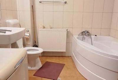 Casă cu Teren 200 Mp în Obor