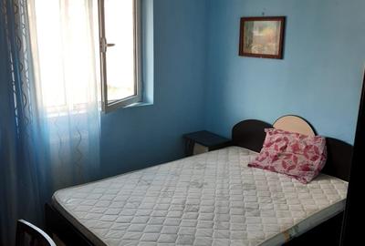 Apartament cu 2 camere decomandat în Polovragi