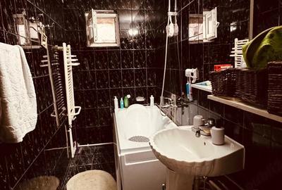 Apartament cu 3 camere decomandat în Siderurgiștilor