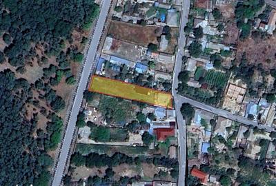 Casă cu 4 camere cu Teren 1065 Mp în Turcoaia