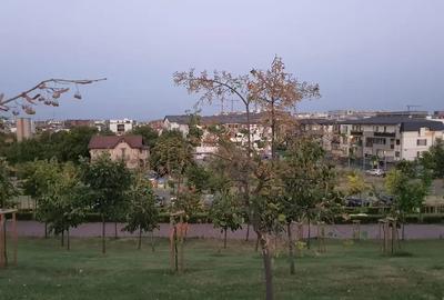 Apartament cu 4 camere decomandat în Titan