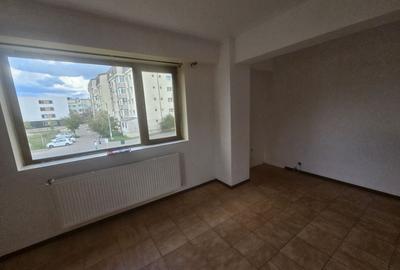 Garsonieră decomandată în Trivale