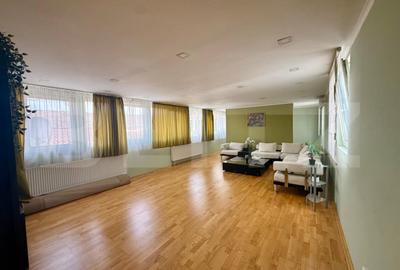 Apartament cu 3 camere decomandat în Ultracentral