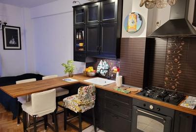 Apartament cu 2 camere semidecomandat, mobilat în Calea Victoriei