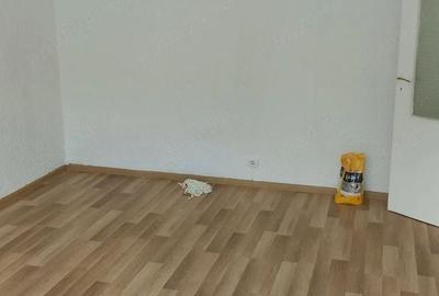 Apartament cu 2 camere decomandat în Drumul Taberei