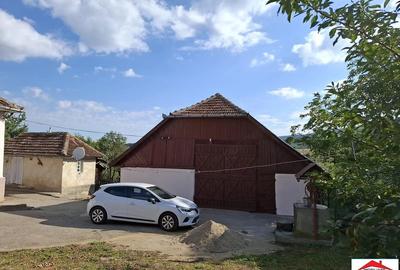 Casă cu 3 camere în Cuța