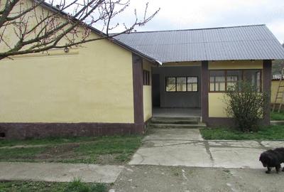 Casă cu 3 camere cu Teren 2900 Mp în Vețel