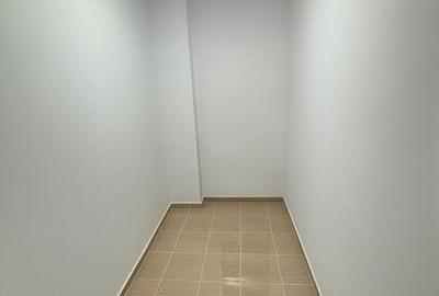 Apartament cu 2 camere decomandat în Tractorul