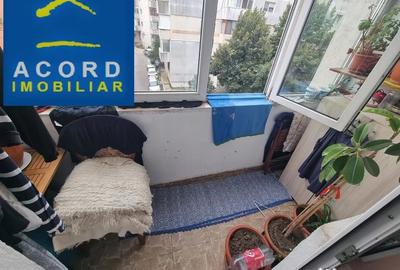 Apartament cu 4 camere decomandat în Dacia