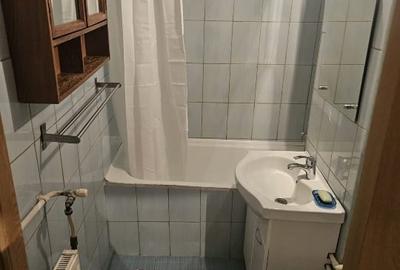 Garsonieră decomandată, mobilată în Tei