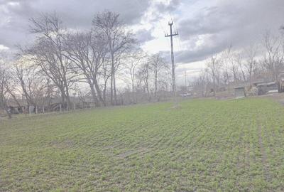 Casă cu 5 camere cu Teren 2700 Mp în Central