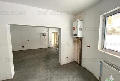 Casă cu 5 camere cu Teren 372 Mp în Eminescu - 2
